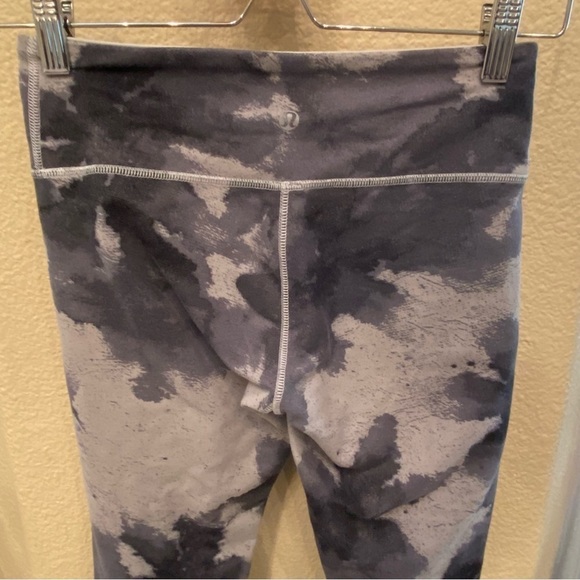 LULULEMON Women Gray Tie Dye Abstract Patterned Leggings Size 4 - Picture 7 of 9